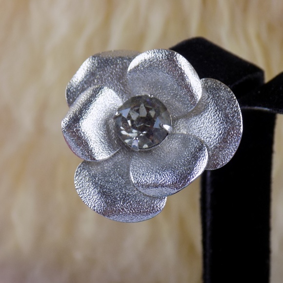 Sarah Coventry clip earrings silver tone flower - Picture 3 of 6